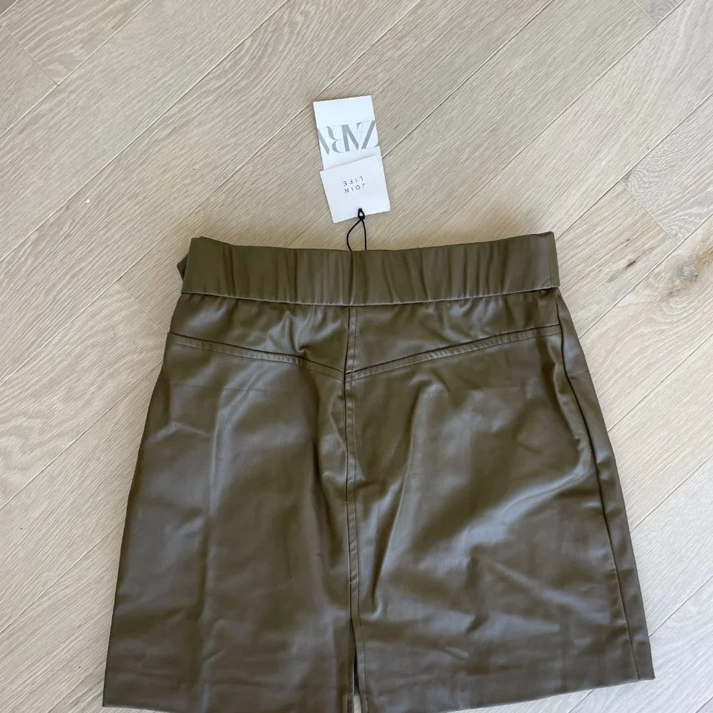 NWT ZARA Faux leather mini skirt army green size S - Picture 4 of 4